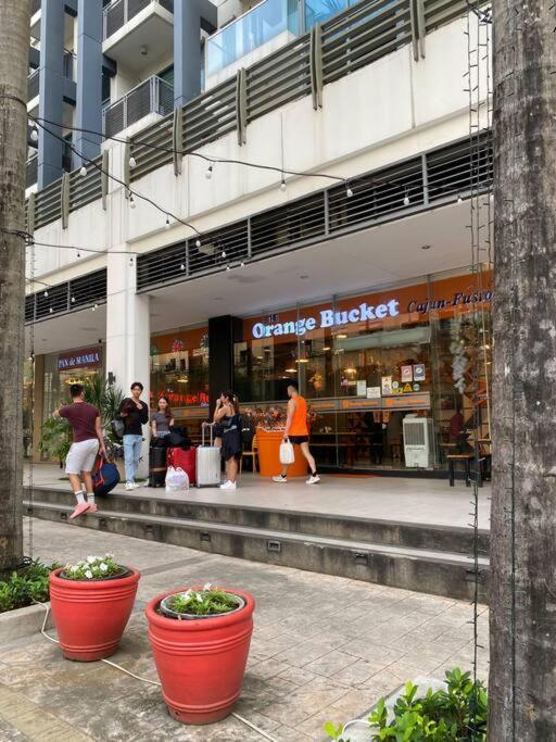 Lovely Unit With Free Wi-Fi & Netflix I Across Naia T3 Airport Манила Екстериор снимка